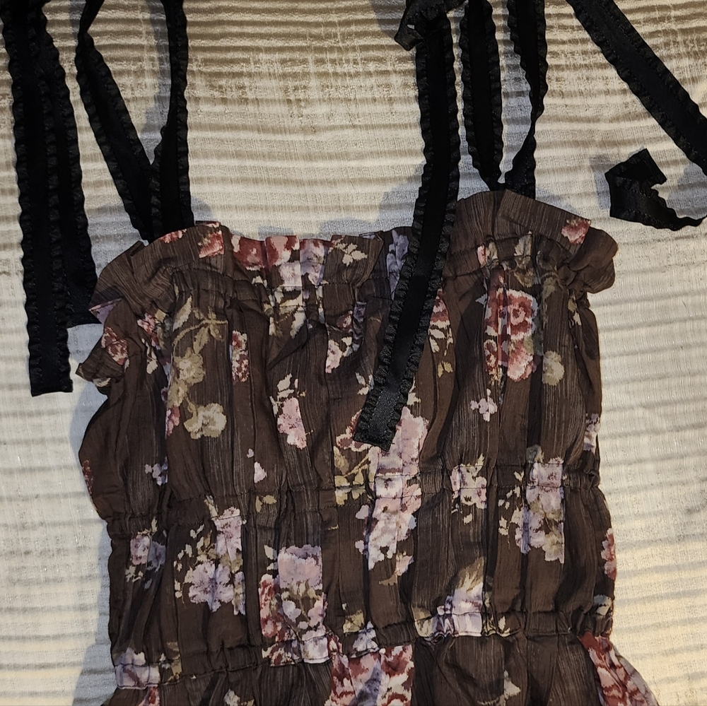 H&M Flower Top - Picture 3 of 4